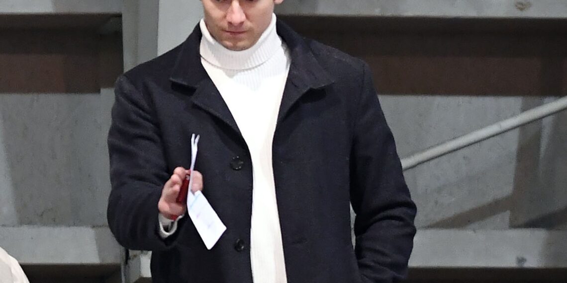 Eishockey, 2025-01-08 ;Div1, velden orang7schwarz - VSV U20  blau/weiss
im  Bild: Velden TR Philip Siutz 
PhotoCredit: Hermann Sobe