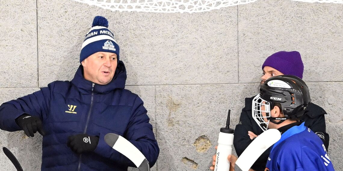 Eishockey, 2025/26-12-07;Seelöwen weiss/blau - Paternion blau
im Bild: Paternion Bank TR Schellander Hannes
PhotoCredit: Hermann Sobe